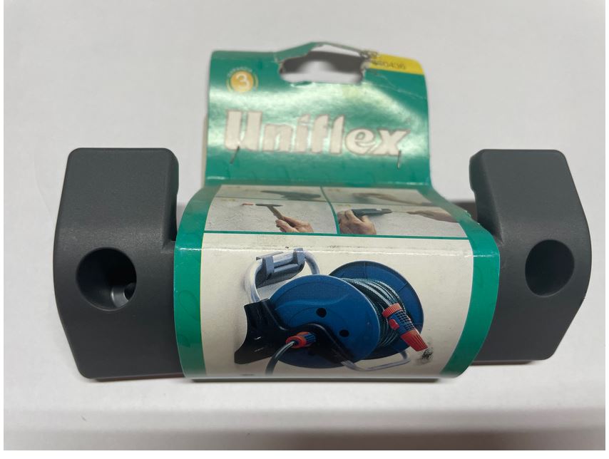 SUPPORTO A MURO PER CARRELLI